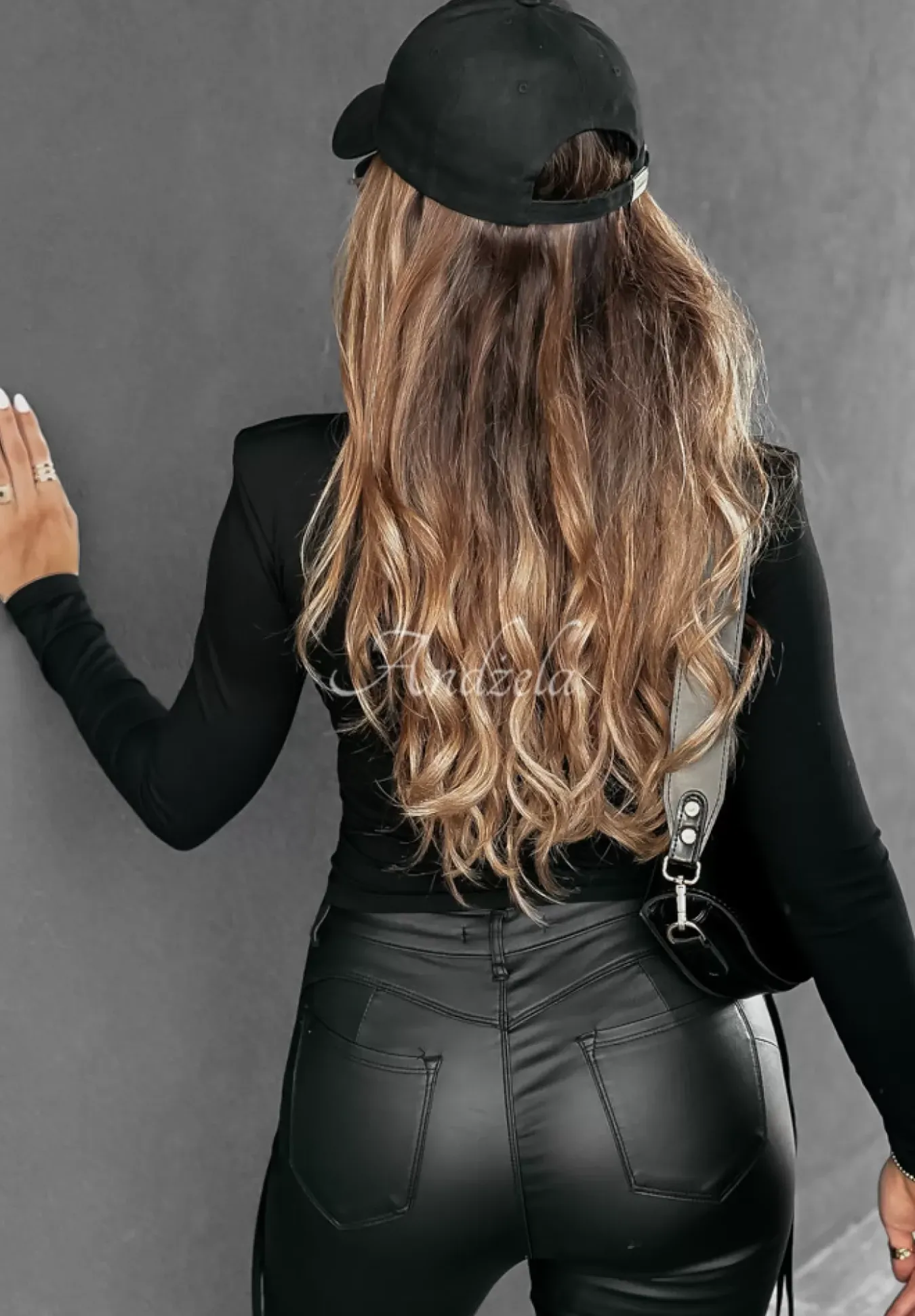 Bluzka Ze Sciagaczami Femme Finesse Czarna