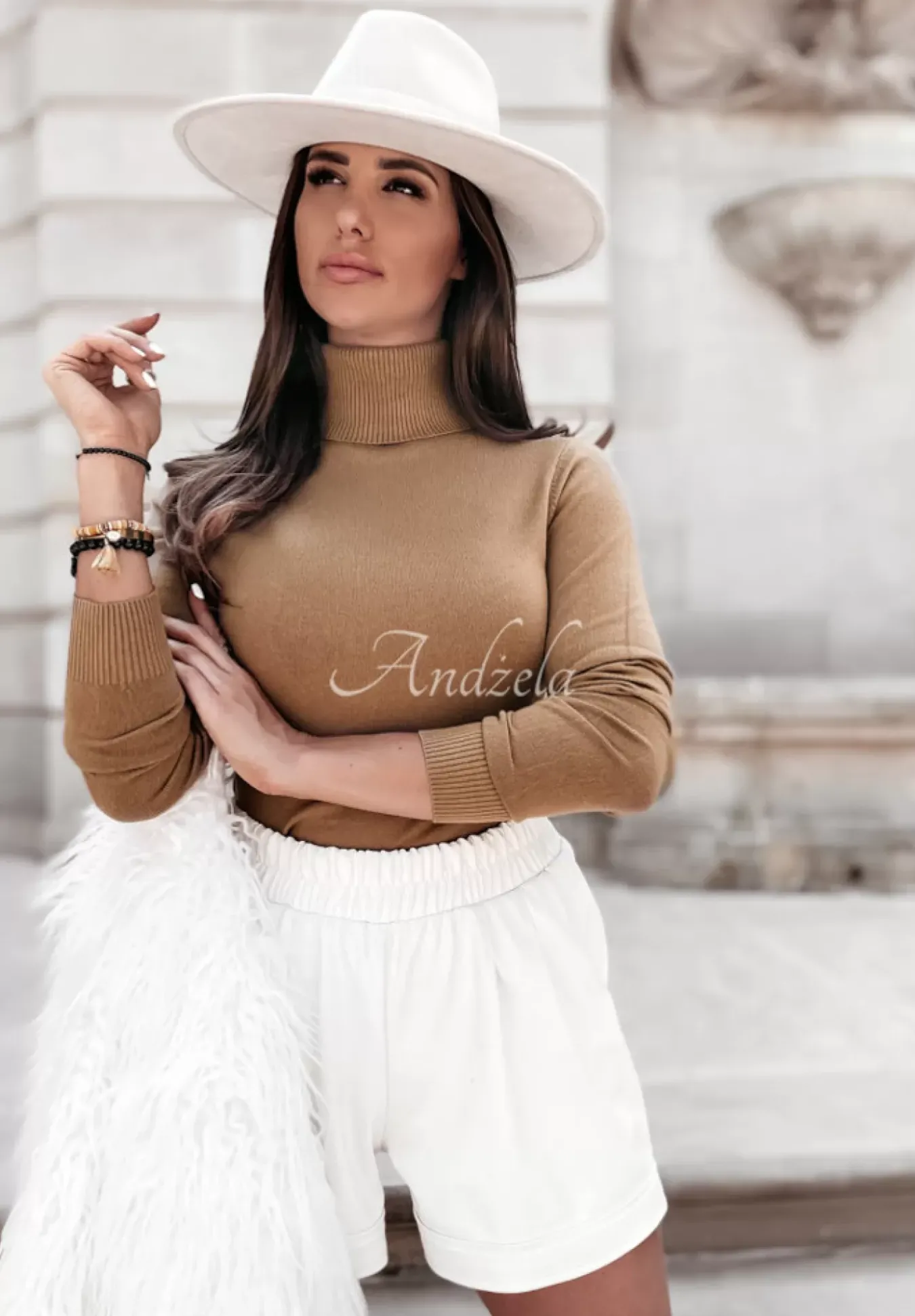 Dopasowany Sweter Z Golfem Solange Camelowy