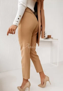Eleganckie Spodnie Z Ozdobnymi Guzikami Tristan Camelowe