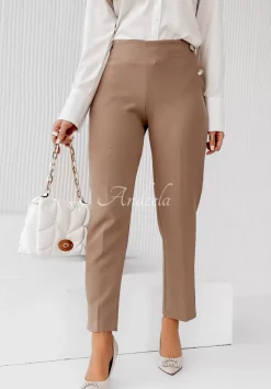 Eleganckie Spodnie Z Ozdobnymi Guzikami Watch Me Mokka
