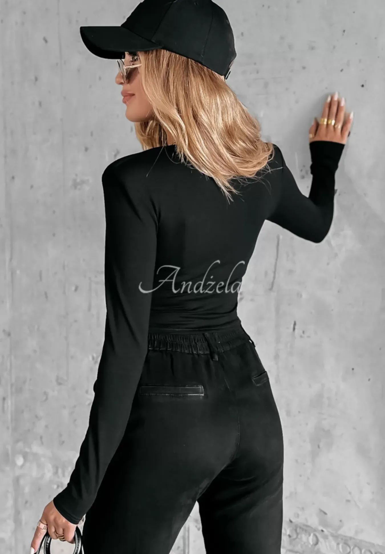 Krotka Bluzka Femme Finesse Czarna