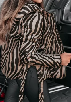 Krotka Kurtka W Zebre Shanti Bezowo-Czarna
