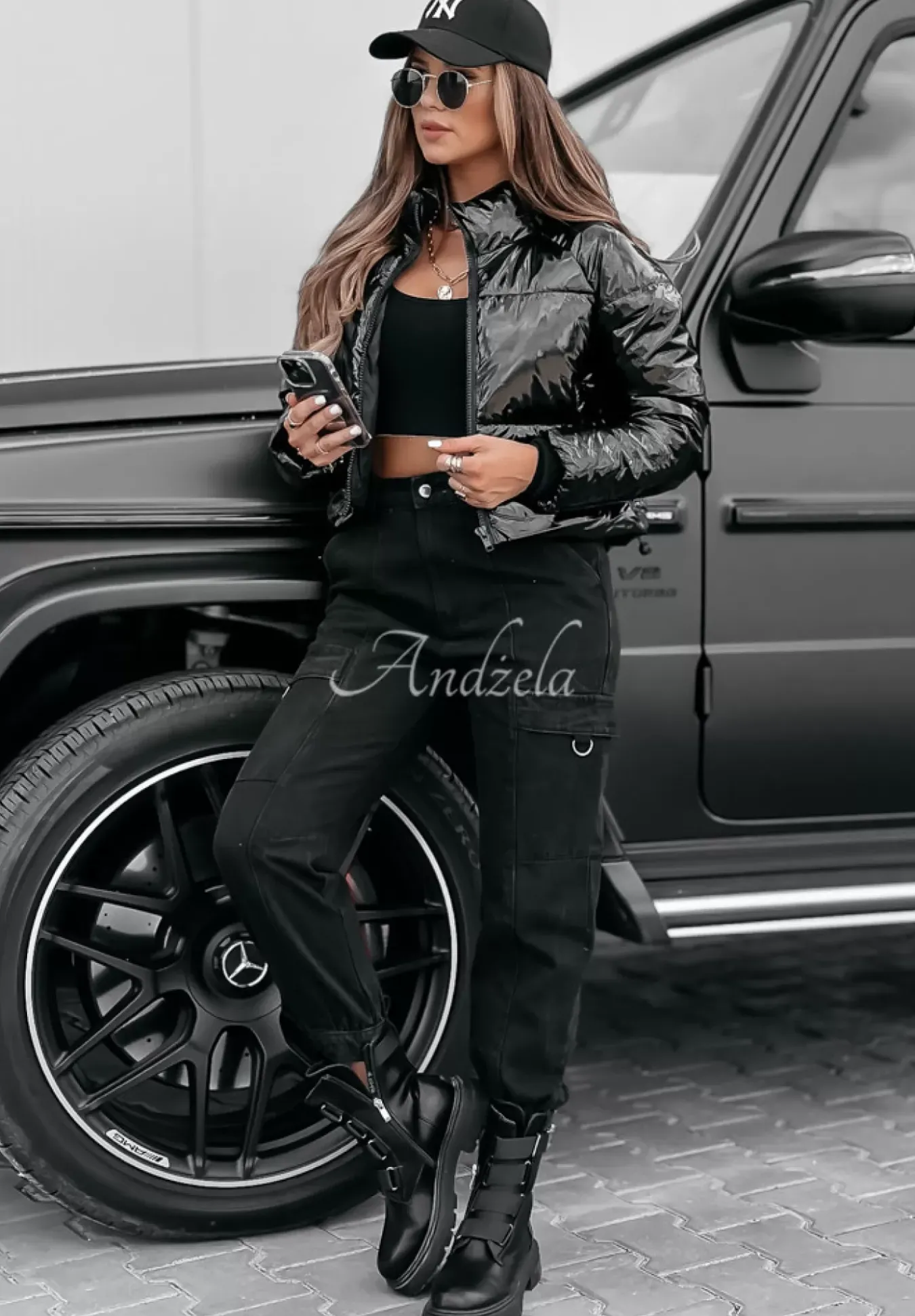 Krotka Pikowana Kurtka Z Polyskiem Aim High Czarna