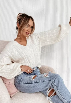 Krotki Sweter Z Ozdobnym Splotem Braidy Ecru
