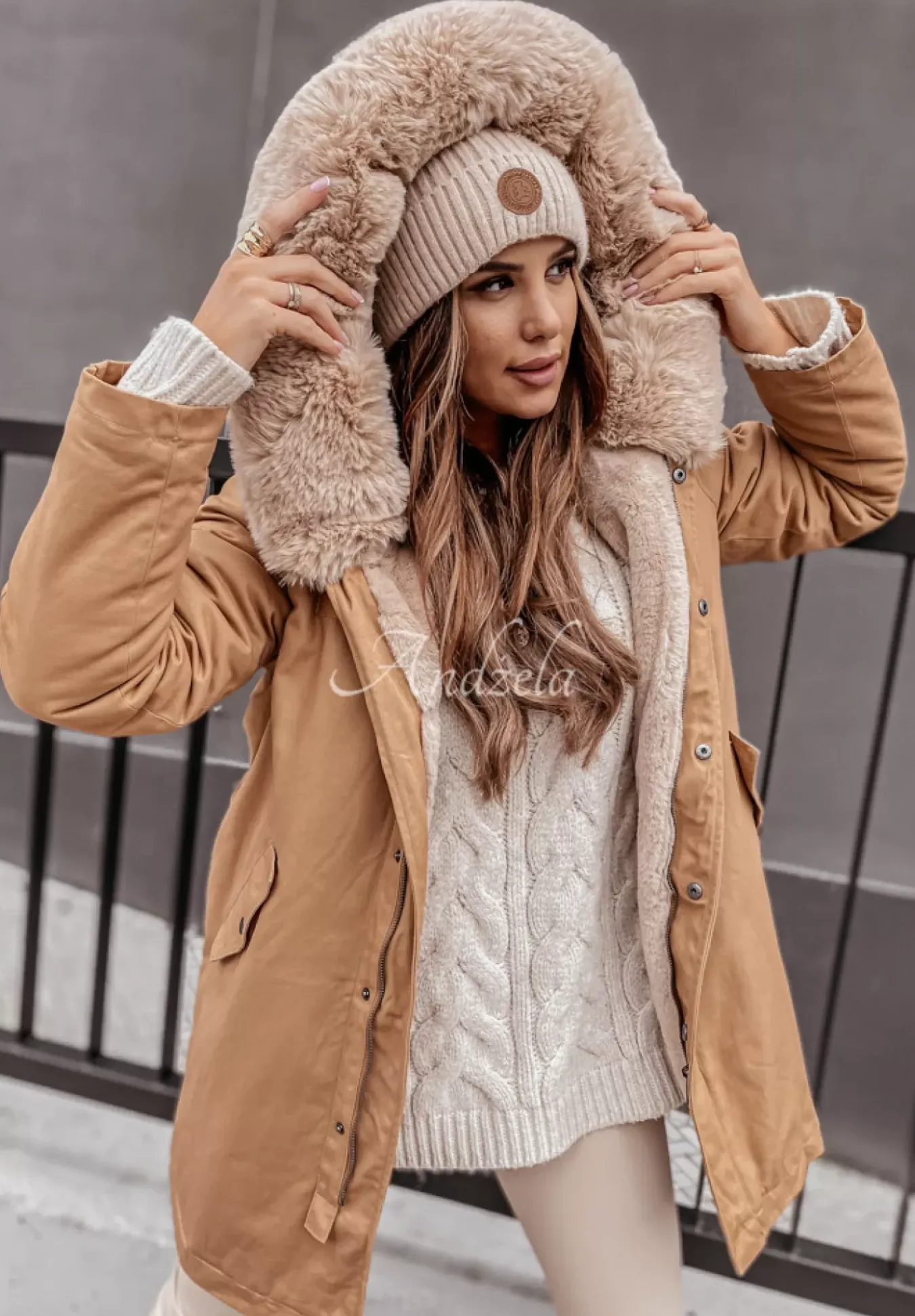 Kurtka Parka Z Futerkiem Carlow Camelowa