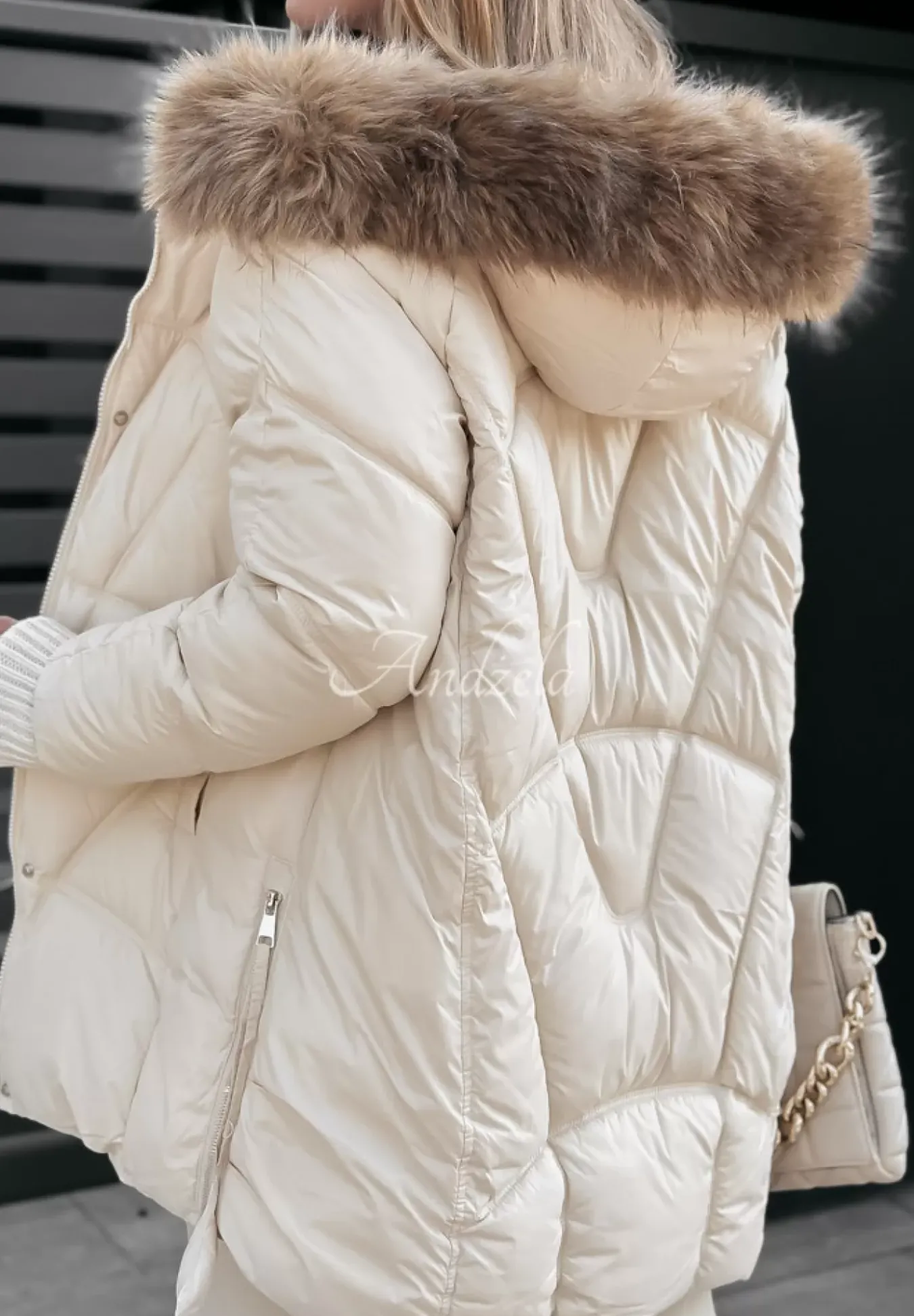 Pikowana Kurtka Z Futerkiem Polar Bear Jasnobezowa