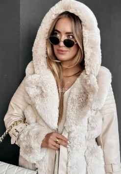Plaszcz Z Imitacji Skory Z Futerkiem Season To Be Freezin Bezowy