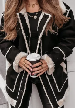 Plaszcz Z Imitacji Zamszu Z Futerkiem Icy Elegance Czarny
