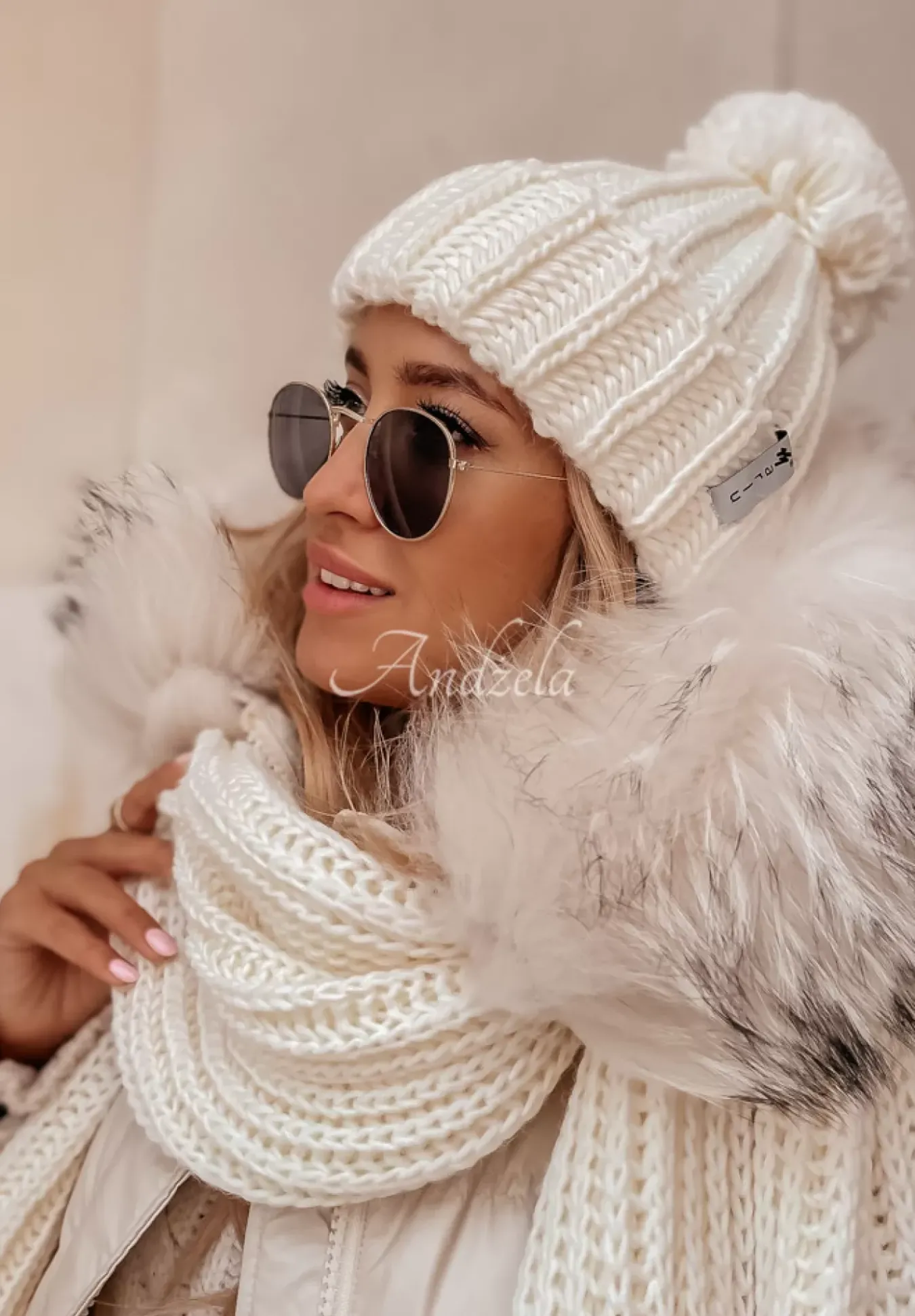 Pleciona Czapka Z Pomponem Laponia Ecru