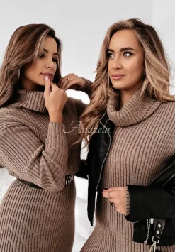 Prazkowana Sukienka Sweter Z Golfem Marisol Camelowa