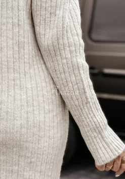 Sukienka Sweter Z Golfem Autumn Bliss Bezowa