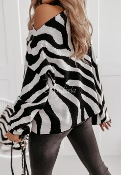 Sweter Oversize W Zebre Savania Bialy