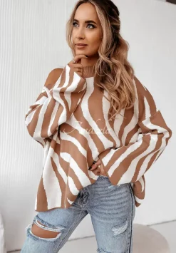 Sweter Oversize W Zebre Savania Camelowo-Bialy