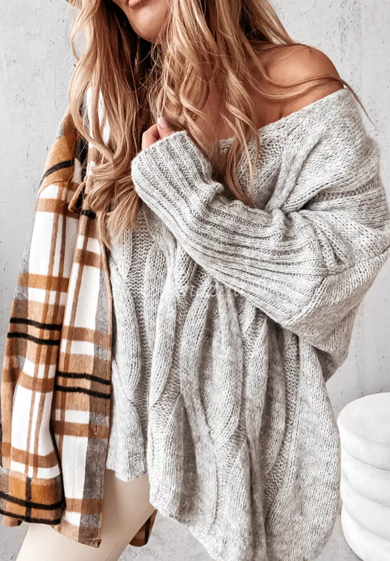Sweter Oversize Z Ozdobnym Splotem Morley Szary