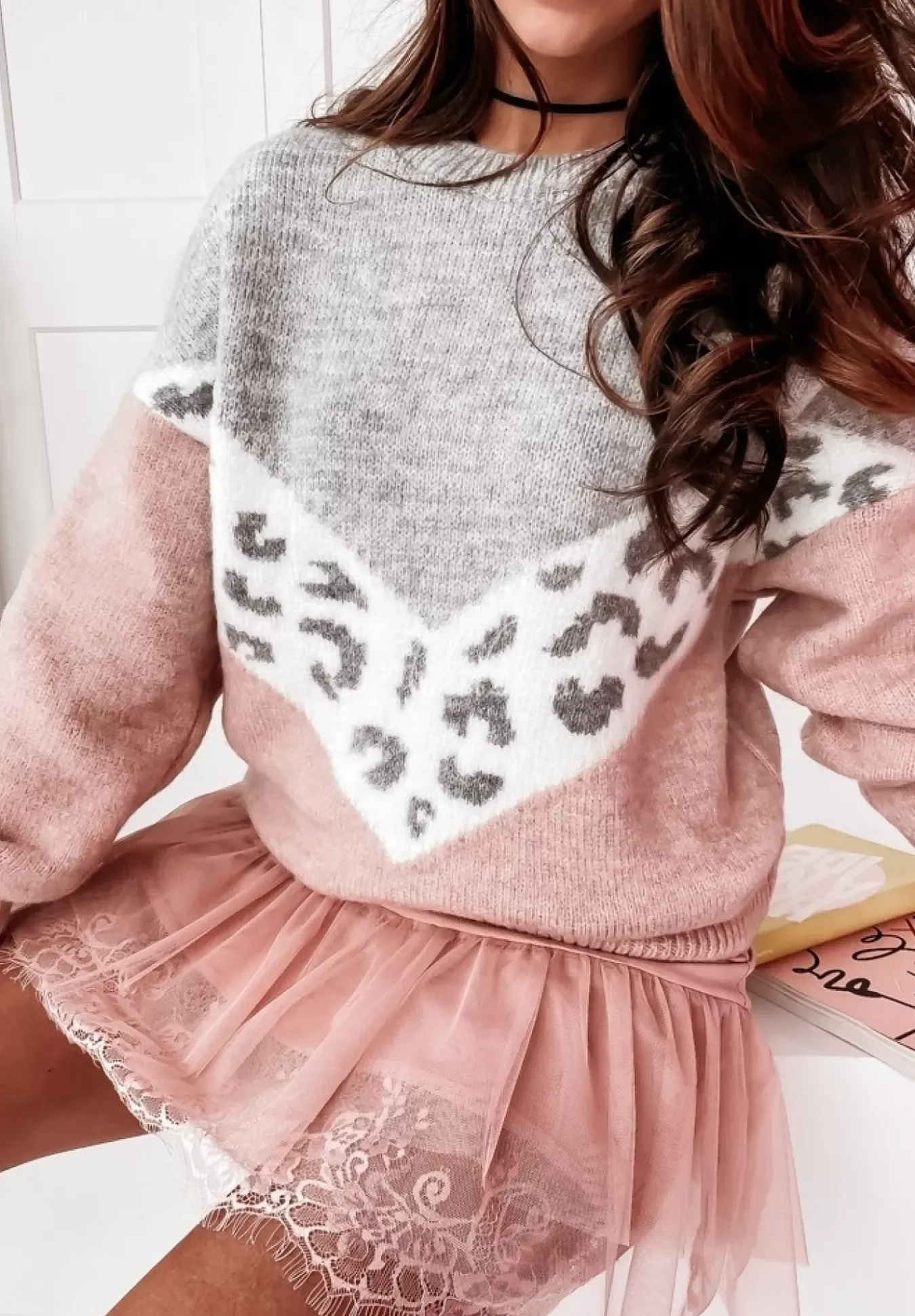 Sweter W Panterke Bernal Pudrowy Roz