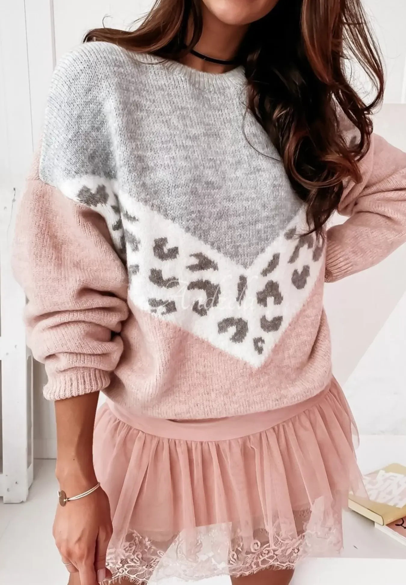 Sweter W Panterke Bernal Pudrowy Roz