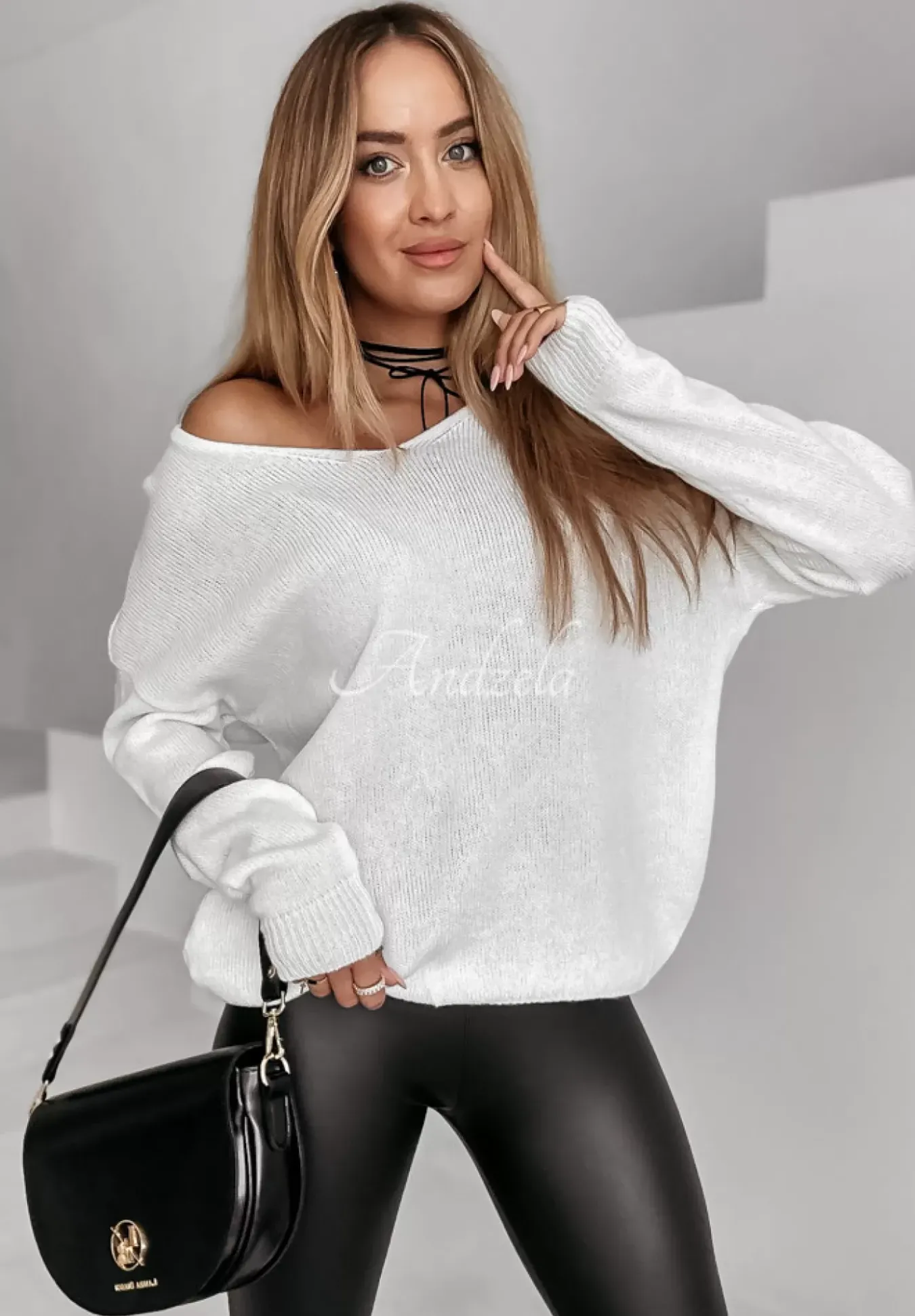 Sweter Z Dekoltem Caffe Latte Ecru