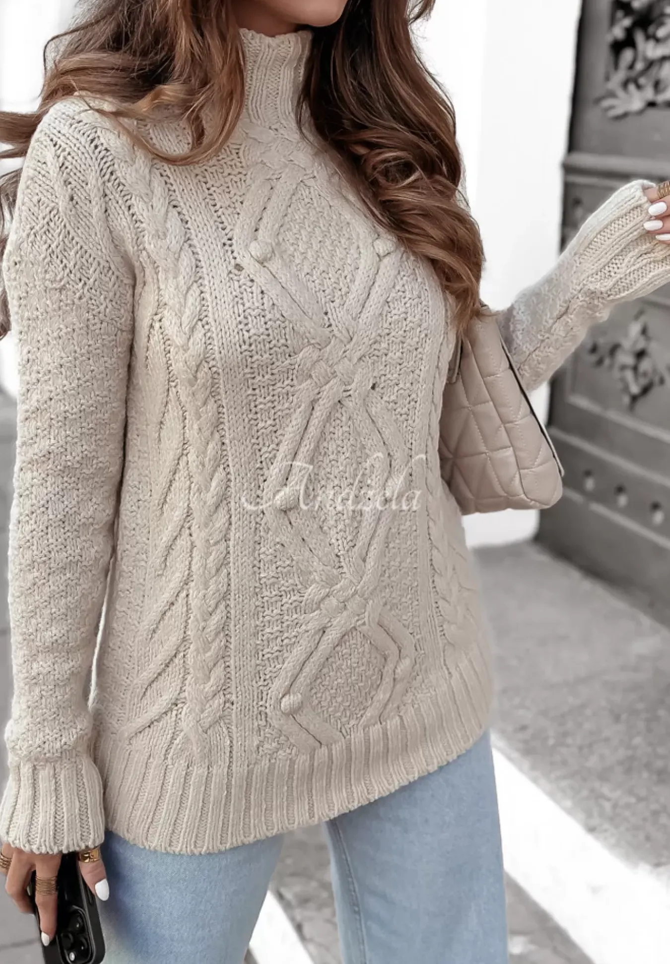 Sweter Z Polgolfem Russell Bezowy