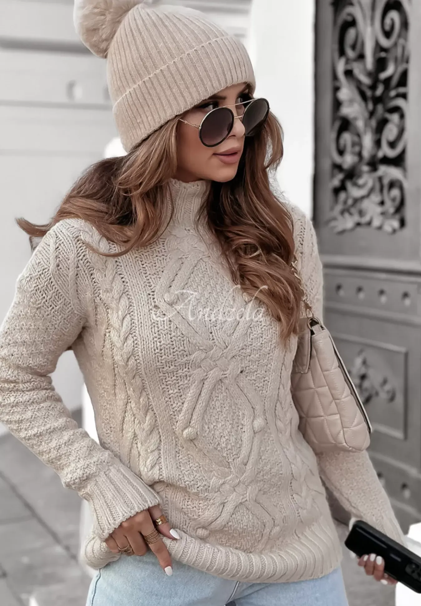 Sweter Z Polgolfem Russell Bezowy