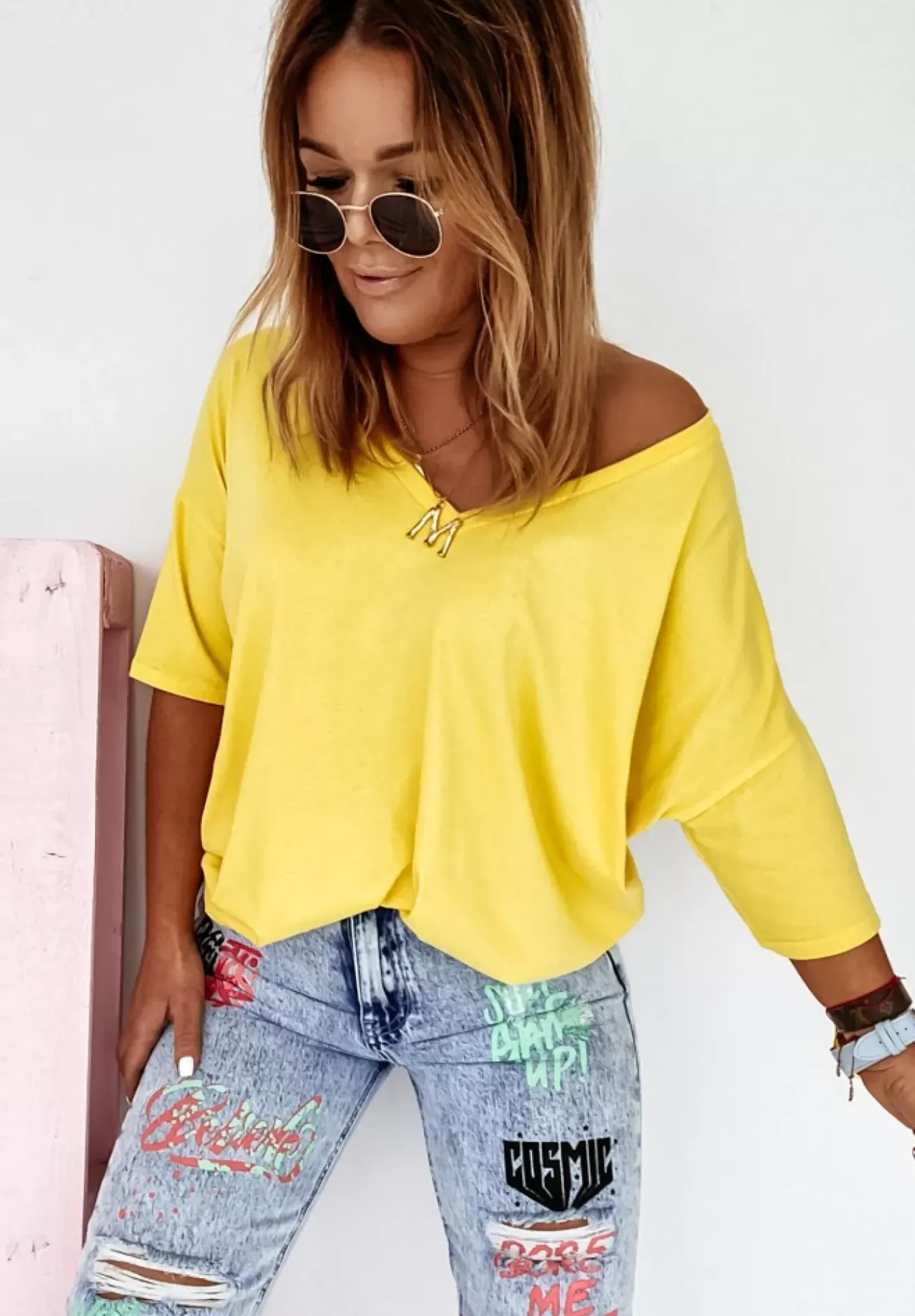 T-Shirt Oversize Z Dekoltem W Serek Cascade Zolty