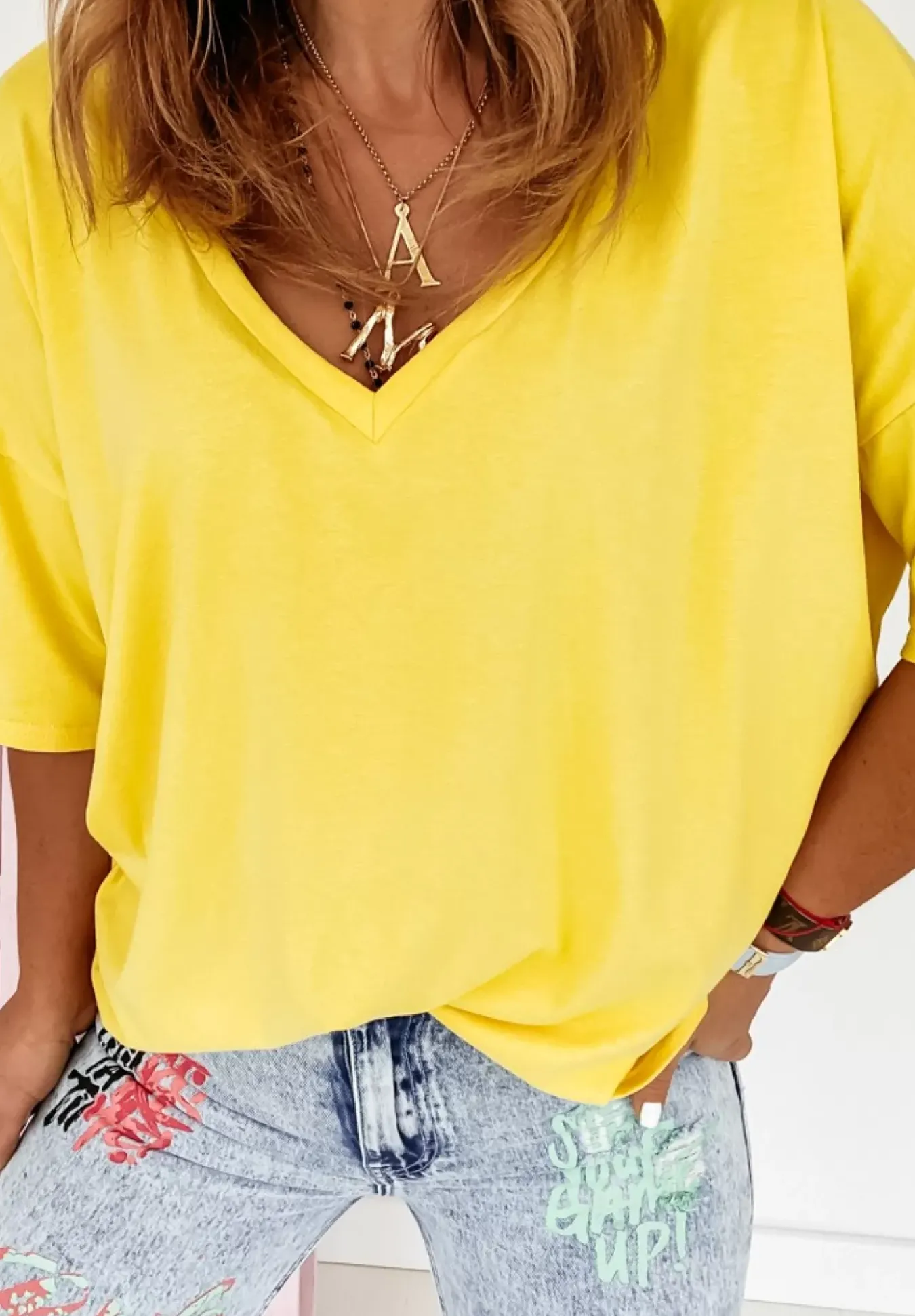 T-Shirt Oversize Z Dekoltem W Serek Cascade Zolty