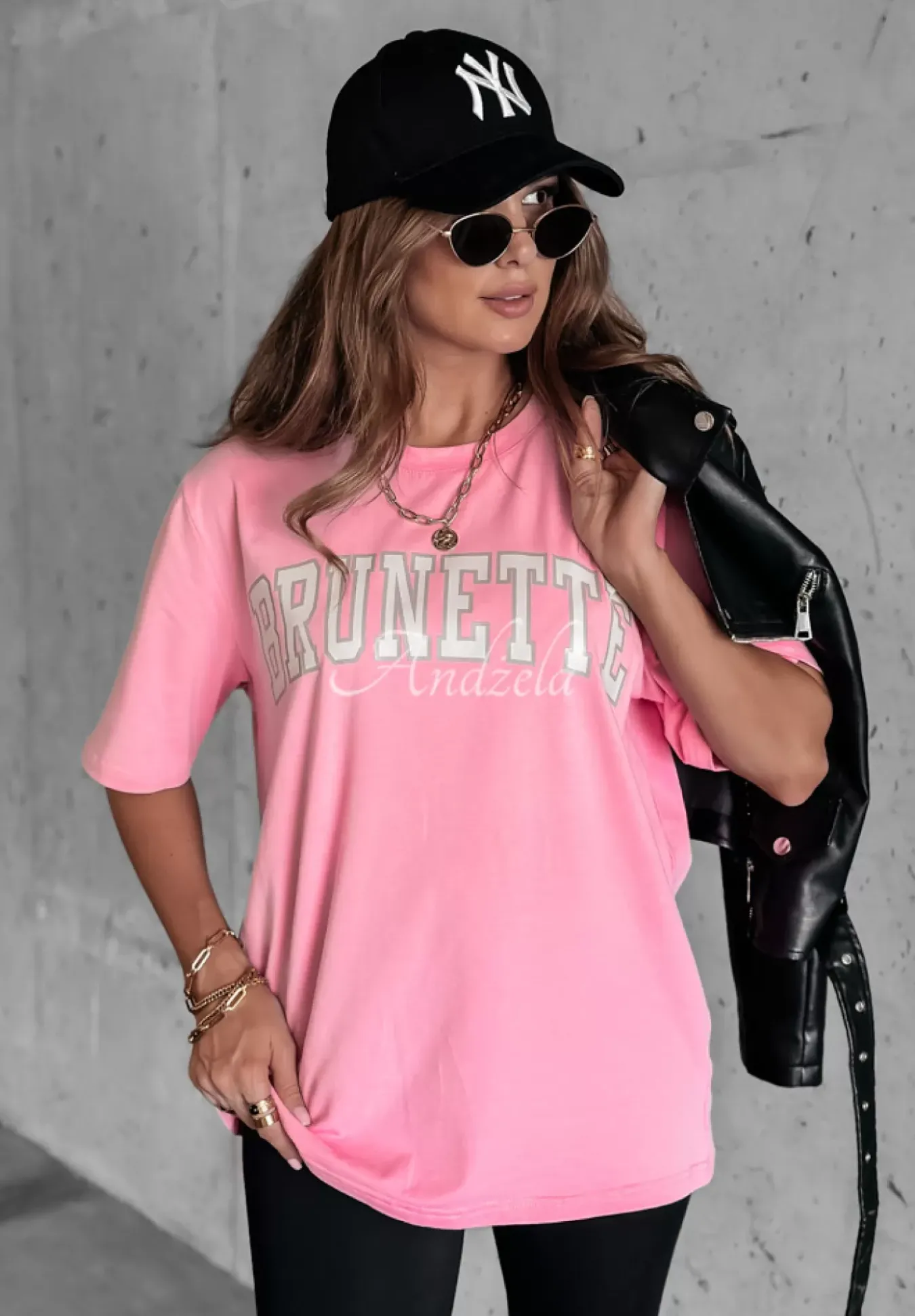 T-Shirt Z Nadrukiem Brunette Rozowy