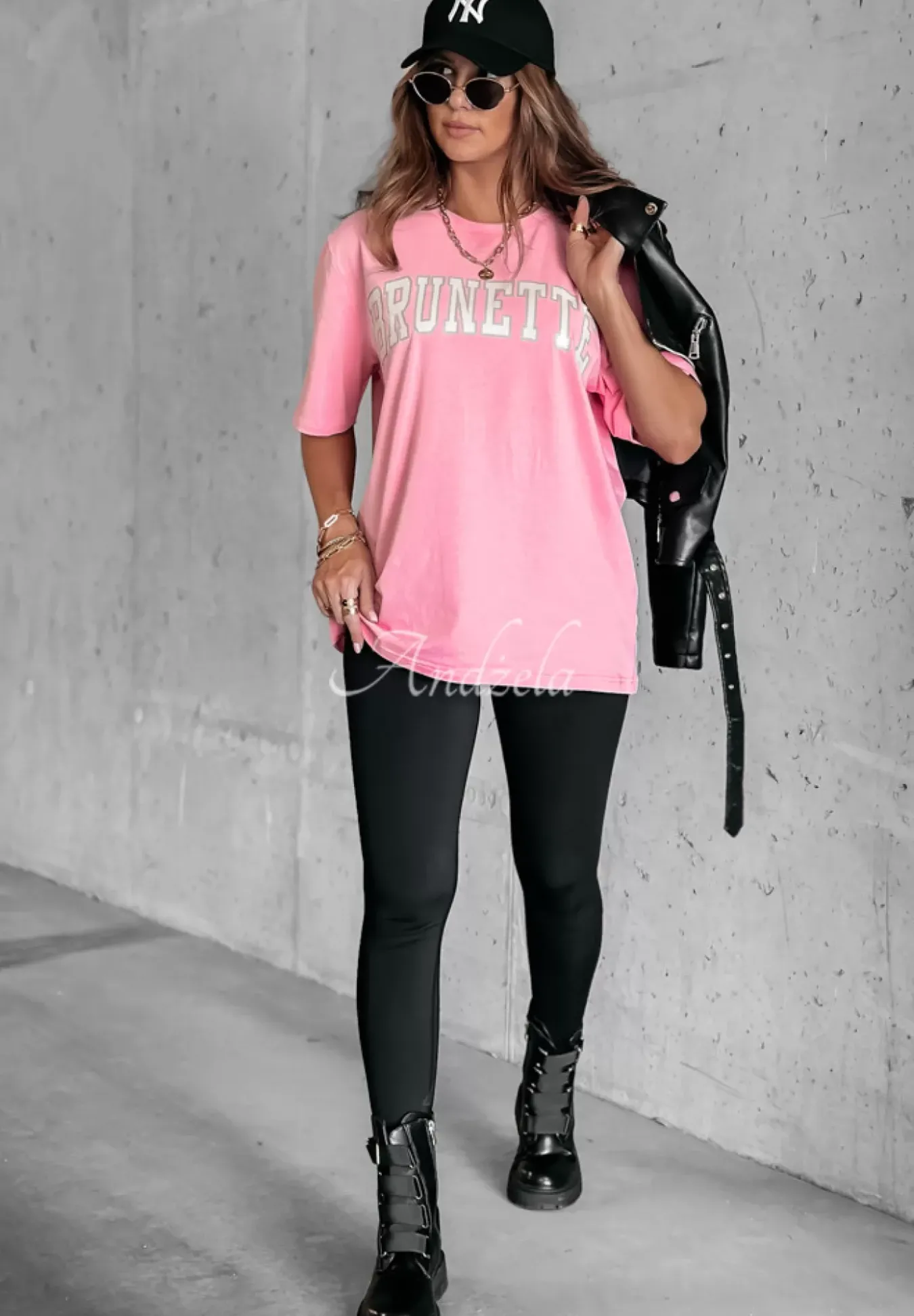 T-Shirt Z Nadrukiem Brunette Rozowy